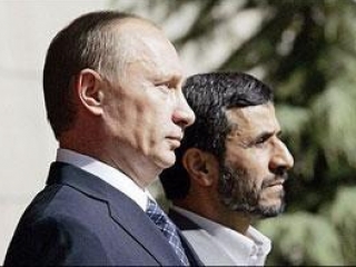 В. В. Путин и М. Ахмадинежад.