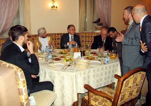 Гости встречи - посол Омана Абдулла аль-Хусни и посол Турции Куртулуш Ташкент (в центре)