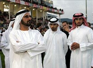 Шейх аль-Мактум со старшими сыновьями.
