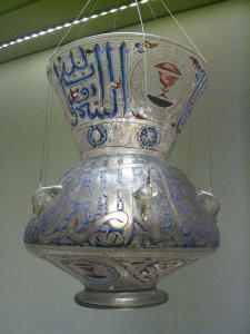 Лампада из мечети, выставленная в парижском музее Лувр