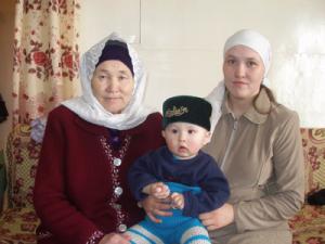 В деревне Ишминево многодетная семья Фазыловых превратила старое помещение медпункта, переданное администрацией, в молельный дом