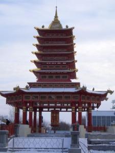 Пагода на центральной площади Элисты