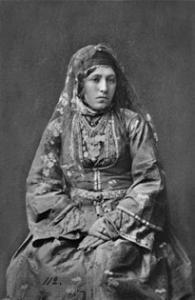 Старинная фотография еврейской женщины (1881 г.)