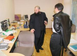 Асламбек Эжаев и Сергей Сычев после обыска в издательстве "Умма"