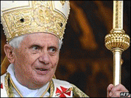Папа Римский назвал финансовый кризис наглядным пособием эфемерности земных благ