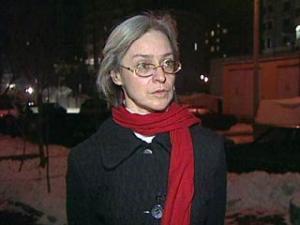Анна Политковская была расстреляна в подъезде своего дома в Москве