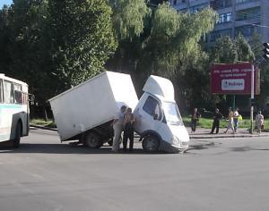 Слава отечественному автопрому. Фото: radikal.ru