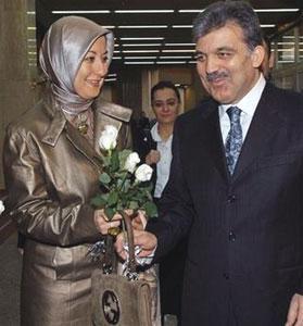 Абдулла Гюль и его супруга Хайрюниса - привлекательные лица исламизма