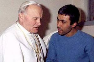 Иоанн Павел II навестил в тюрьме Али Агджу и простил его 