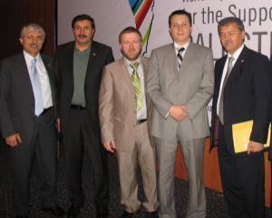 Слева направо: Фатих Арикан, Мурад Ялдирим, Мухамед Саляхетдинов, Ринат Незаметдинов, Мехмет Нил Хидир
