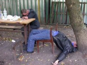 Из каждых трех смертей в России одна связана с пьянством