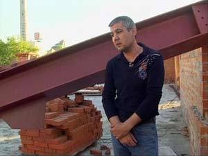 Бригадир строителей Али Исмаилов: К нам не было никаких претензий. Но не было и денег.  Фото: Студия 41