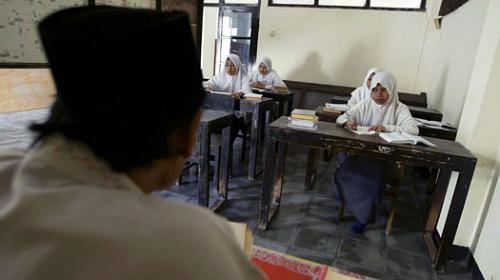 В исламских школах Индонезии обучается все больше женщин