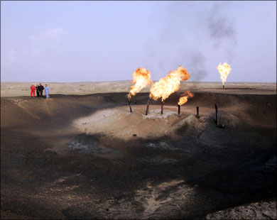 В районе Хафль-факка добывается до 10 тысяч баррелей нефти в день