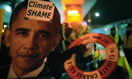 Надпись на президенте гласит: "Климатический позор"