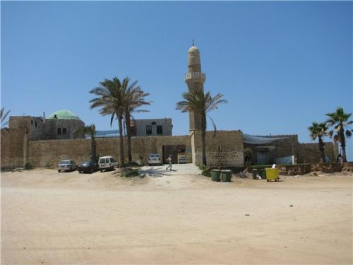 Мечеть в Арсуре (Палестина), построенная на месте последней крепости крестоносцев, взятой Бейбарсом