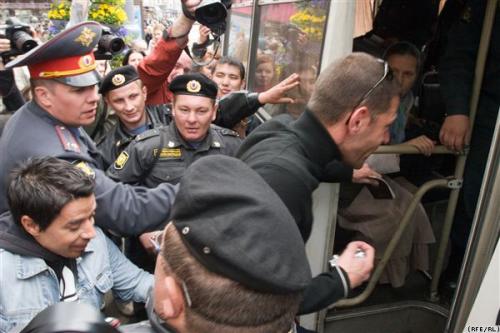 Правоохранительные органы пресекают парад содомитов в Москве