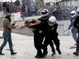 В Афинах произошли массовые столкновения демонстрантов и полиции