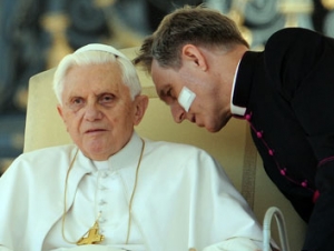 Жертвы священников-педофилов считают, что в послании Бенедикт XVI не признал роли церкви в покрывательстве случаев сексуального надругательства над детьми