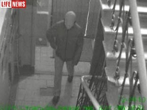 Запись с камеры видеонаблюдения в подъезде дома, где жил судья Эдуард Чувашов