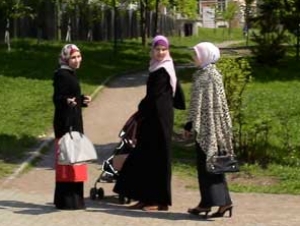 Хадиджа не согласна с мнением, что внимание к девушкам неславянской внешности стало обостряться после московских событий
