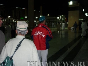Российские паломники в мечети Пророка в Медине