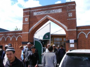 У входа в мечеть Хилокского рынка