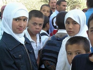 Число девушек и юношей, окончивших медресе и исламские ВУЗы как внутри Таджикистана, так и за его пределами, год от года увеличивается