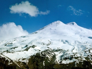 Эльбрус - высочайший горный массив Большого Кавказа и всей Европы