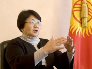Отунбаева рискует по возвращении в Бишкек не обнаружить как минимум своего кресла, а как максимум своей страны