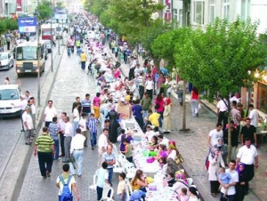 Общая протяженность столов составила 10 км