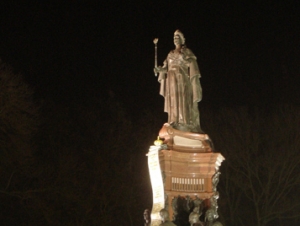 Украинские националисты против памятника Екатерине II