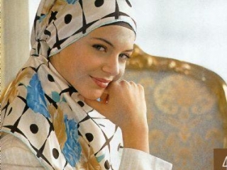 У каждой мусульманки есть 3-4 любимых способа, чтобы быстро и красиво повязать платок