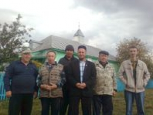 Нурулла Ахтямов с жителями села  Кутеевка