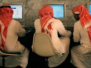 Арабские пользователи проводят на сайтах социальных сетей в среднем 5,2 часа в неделю