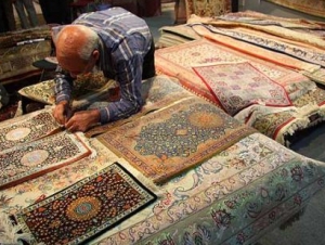 Главными экспортными товарами из Ирана по-прежнему остаются ковры, фисташки и икра
