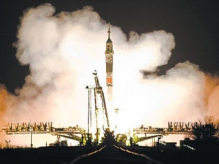 Старт ракетоносителя с космодрома "Байконур"