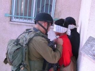 Израильские полицейские за период с ноября 2009 по октябрь 2010 года арестовали не менее 81 несовершеннолетнего палестинца
