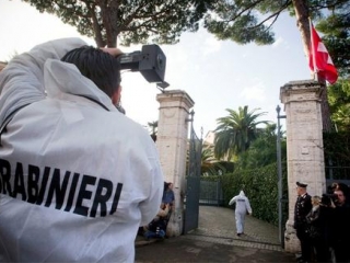 В зданиях посольств Швейцарии и Чили в Риме взорвались посылки