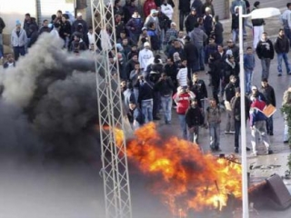 Участники столкновений с полицией вблизи границы со столицей Туниса