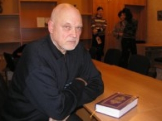 Писатель и поэт В.Басыров