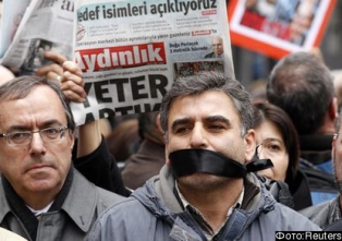 Турецкие журналисты провели демонстрацию в Стамбуле
