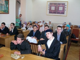 Занятие в Московском исламском университете