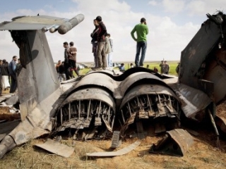 Фотография разбившегося в Ливии американского истребителя F-15 Eagle