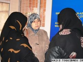 Жёны узбекских беженцев-мусульман