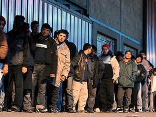 Чтобы остаться в Европе, иммигранты готовы даже принять христианство