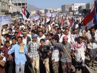В Йемене продолжаются протесты с требованием отставки президента