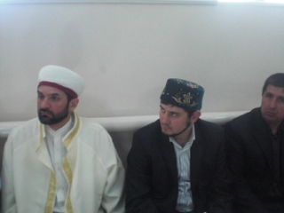 Участники конференции. Слева направо: Абдуррауф Забиров, Ислям Куряев, Фярит Абубекеров
