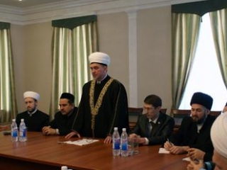 Собрание в конференц-зале мечети Марджани