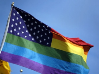 В ходе разгона несанкционированного гей-парада среди задержанных оказались матерые активисты из США и Франции